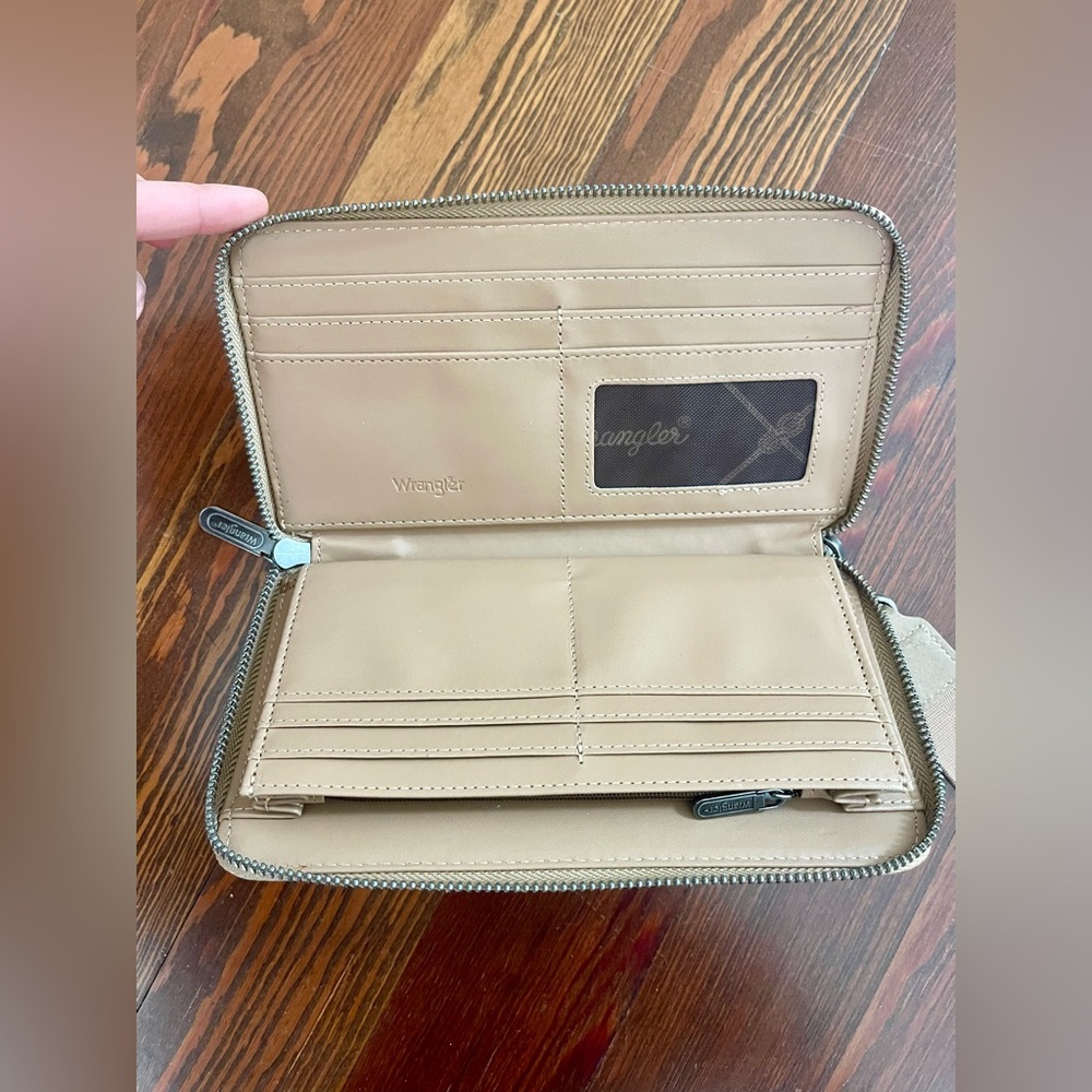 Wrangler Brown Leather Wallet with Strap - Picture 4 of 7